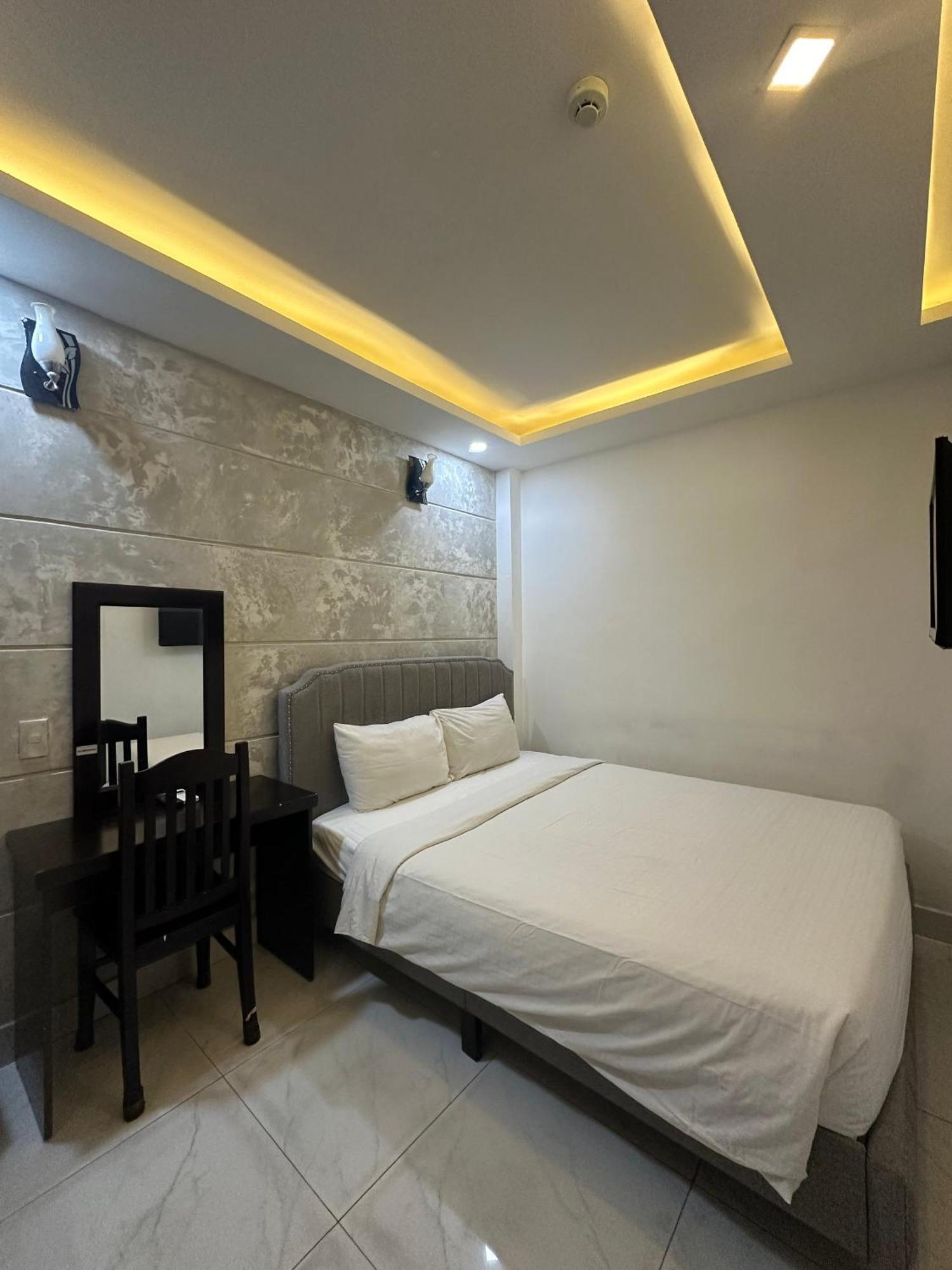 Hotel Ya Sai Gon Bui Vien Walking Street 3*
