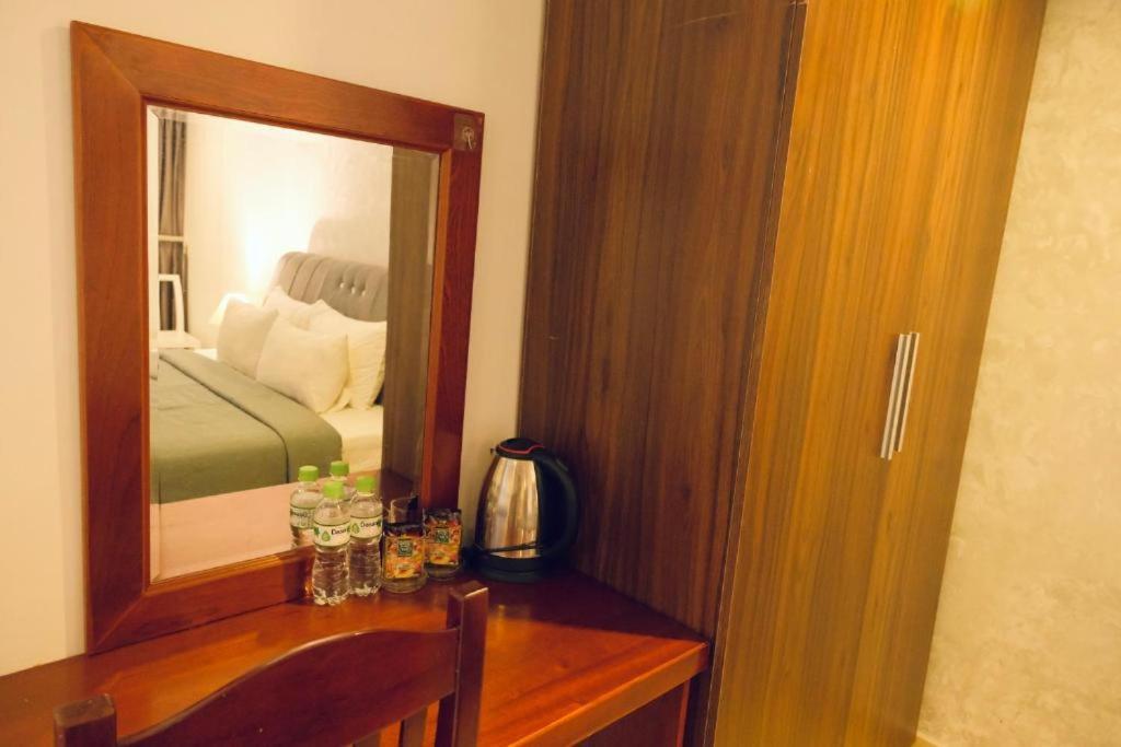 Ya Sai Gon Bui Vien Walking Street Hotel